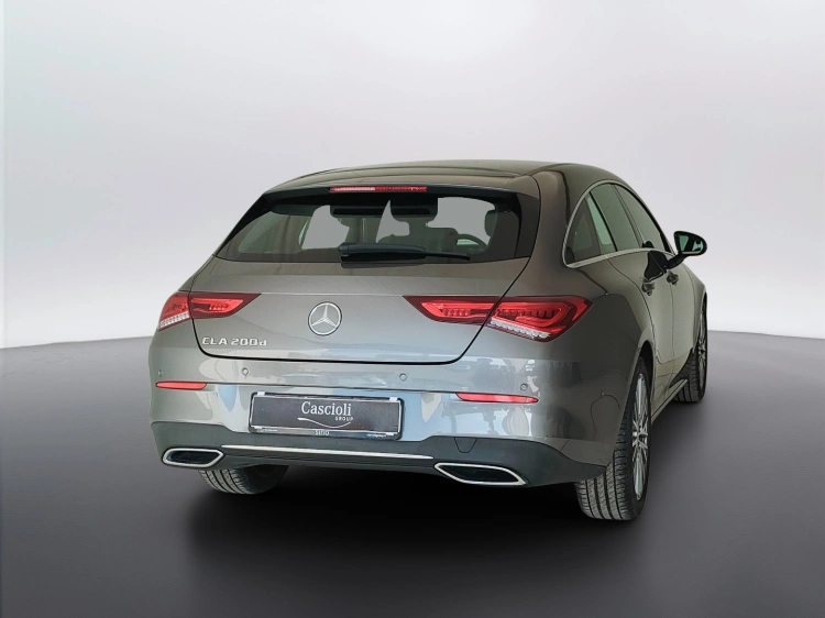 5 - Mercedes-Benz CLA Shooting Brake 200 d Sport auto