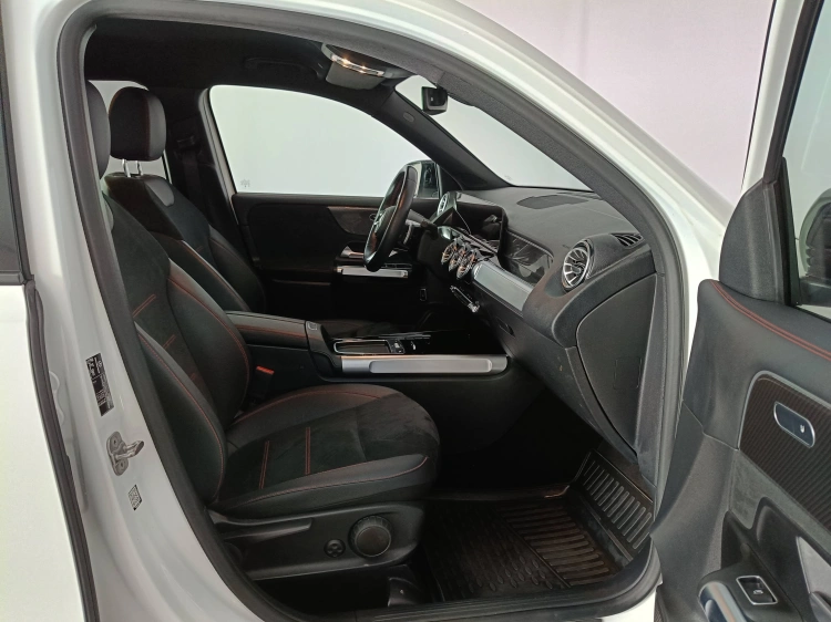 11 - Mercedes-Benz GLB 200 d AMG Line Advanced Plus auto