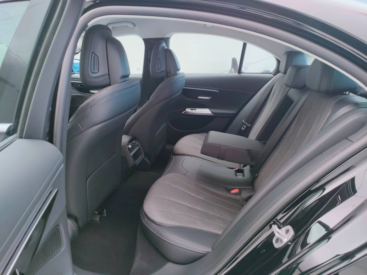 11 - Mercedes-Benz Classe E 220 d Advanced auto