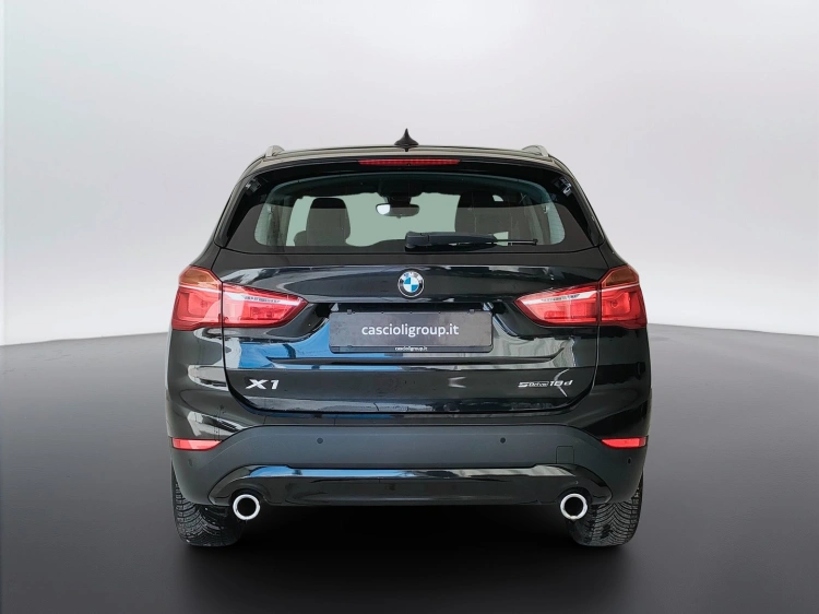 6 - BMW X1 X1 sdrive18d Advantage