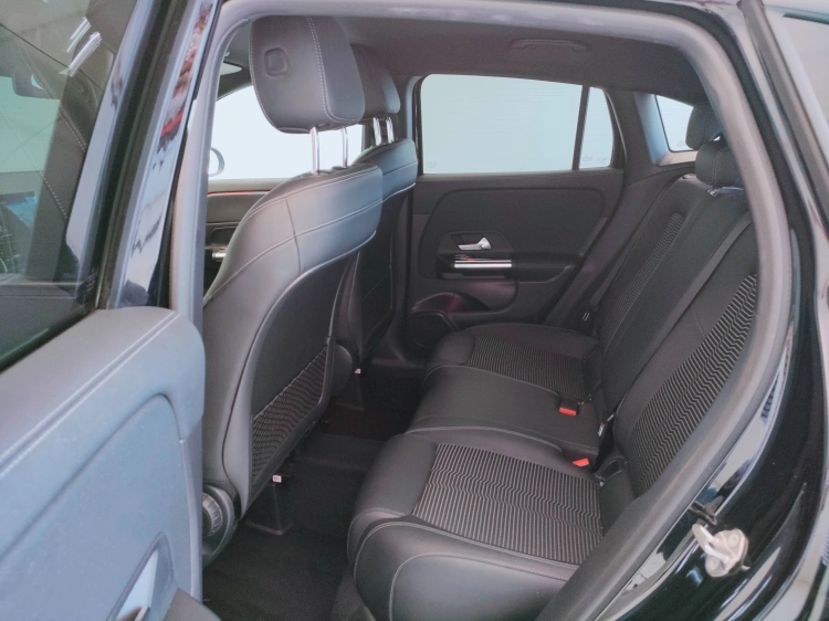 12 - Mercedes-Benz GLA 200 d Sport Plus 4matic auto