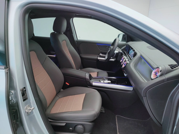 10 - Mercedes-Benz EQA 250+ Electric Art Advanced Plus