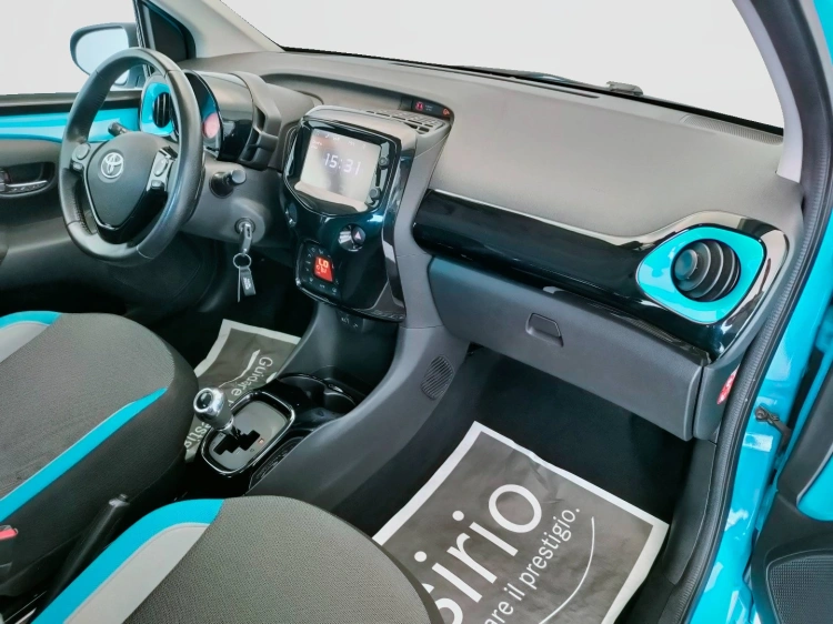 12 - Toyota Aygo Aygo 5p 1.0 x-cite m-mt