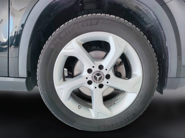 8 - Mercedes-Benz GLA 200 d Sport auto