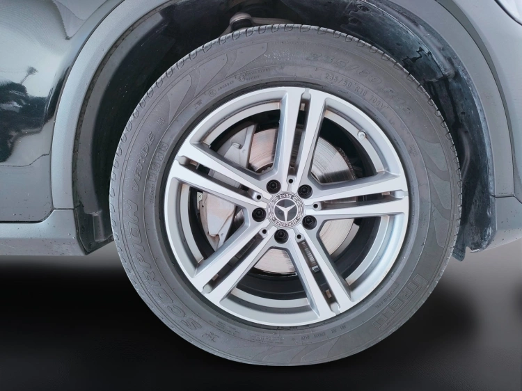 10 - Mercedes-Benz GLC 220 d Sport 4matic auto