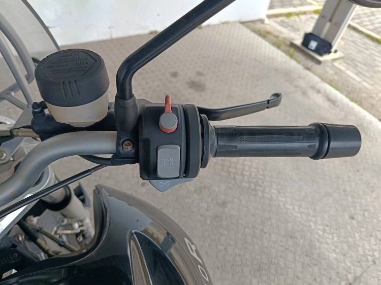 7 - BMW Motorrad R R 1200 R Abs