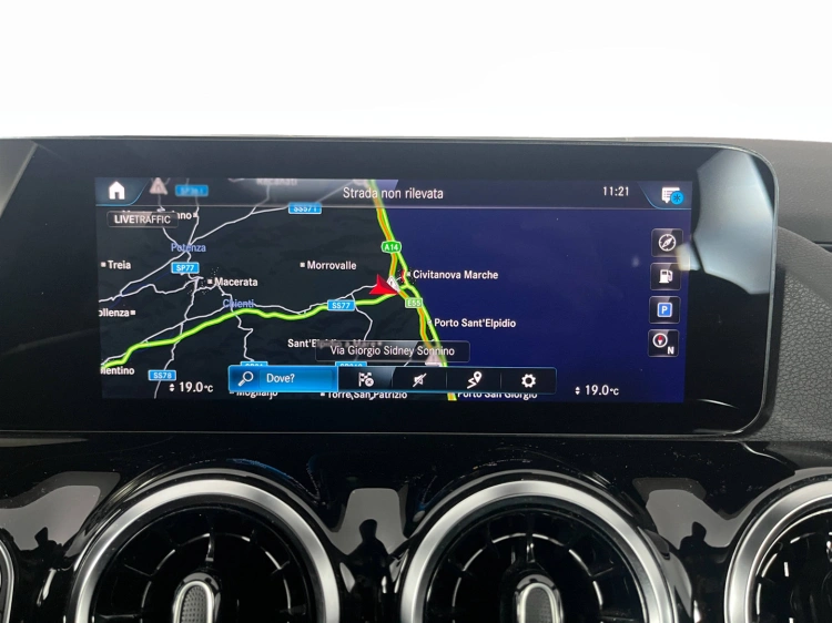 13 - Mercedes-Benz GLA 200 d Sport Plus auto
