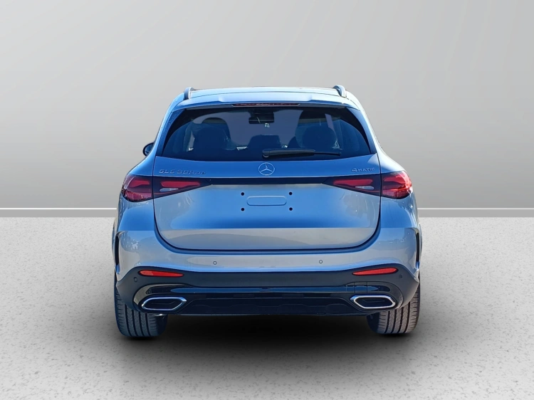 4 - Mercedes-Benz GLC 300 de 4MATIC