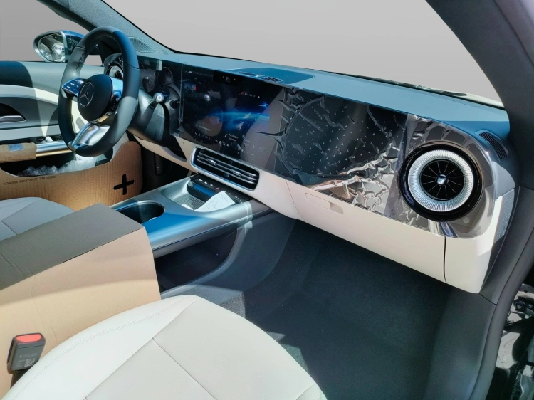 12 - Mercedes-Benz CLA 200