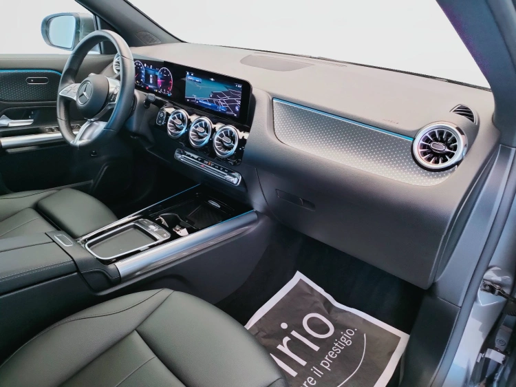15 - Mercedes-Benz GLA 180 d Progressive Advanced Plus auto