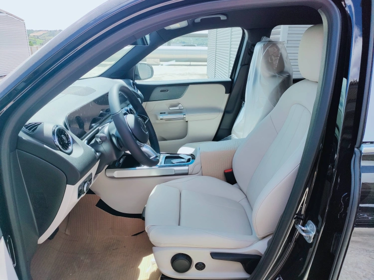 7 - Mercedes-Benz GLB 200 d Automatic 4MATIC