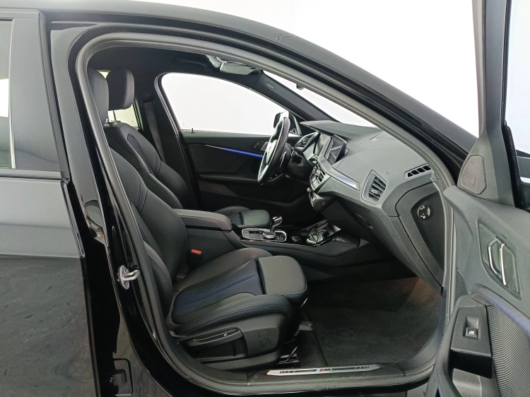 11 - BMW Serie 1 118d Msport auto