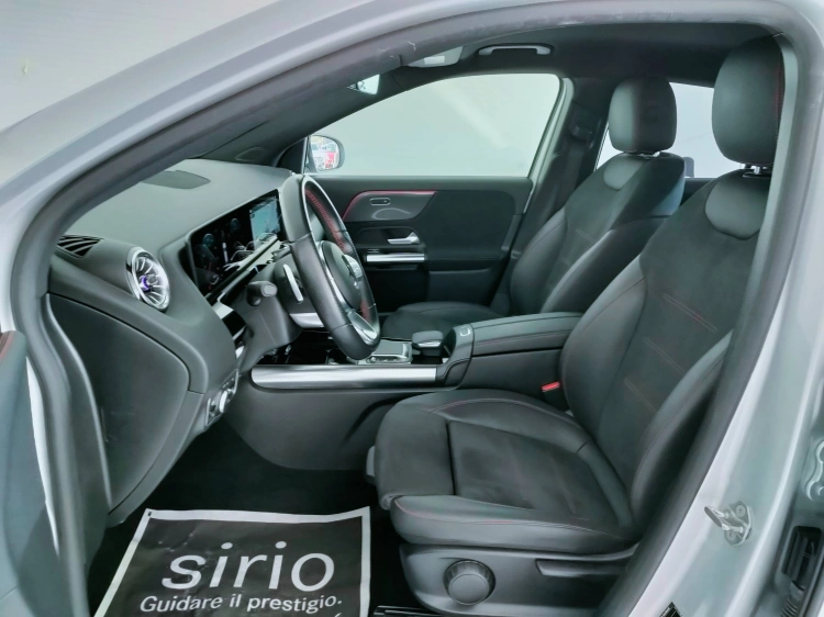 14 - Mercedes-Benz GLA 180 d Premium auto