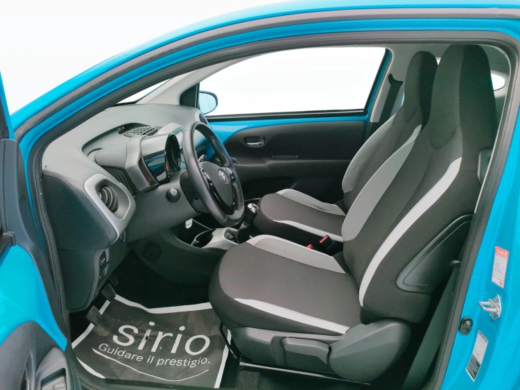 11 - Toyota Aygo Aygo 3p 1.0 x-cool my15