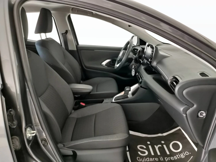 9 - Toyota Yaris Yaris 1.5h Trend