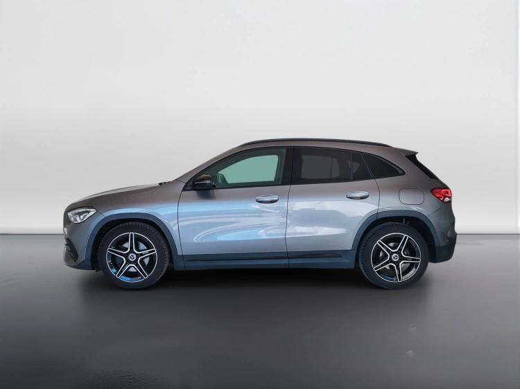 8 - Mercedes-Benz GLA 200 d Premium auto