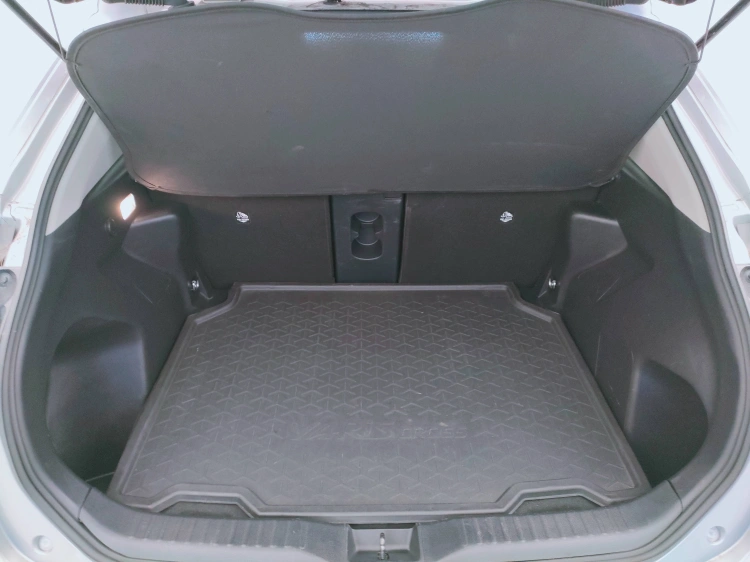 5 - Toyota Yaris Cross Yaris Cross 1.5h Lounge fwd 116cv e-cvt