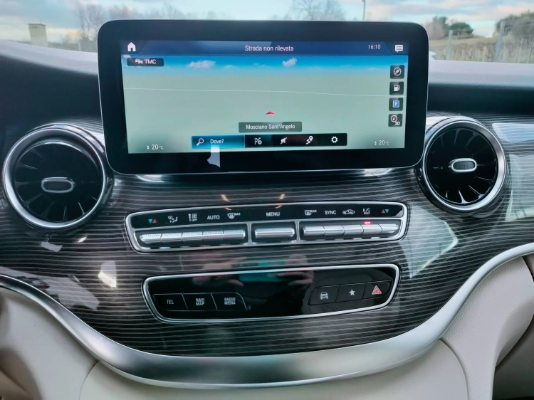 14 - Mercedes-Benz Classe V Long 250 d Premium 4matic auto