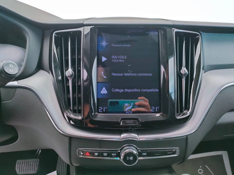 13 - Volvo XC60 XC60 2.0 b4 Momentum Pro awd auto