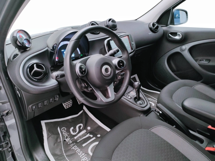 13 - smart forfour Forfour eq Passion 22kW