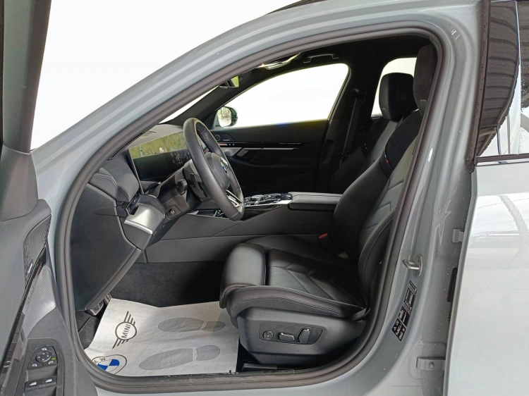 8 - BMW Serie 5 520d Touring 48V xdrive MSport auto