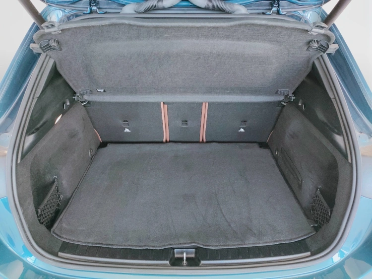 9 - Mercedes-Benz GLA 200 d Premium 4matic auto