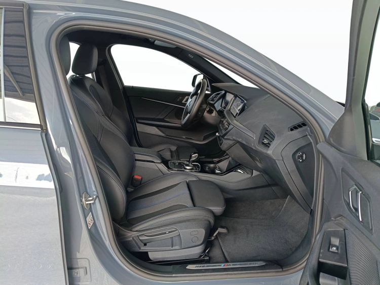 11 - BMW Serie 1 118d Msport auto