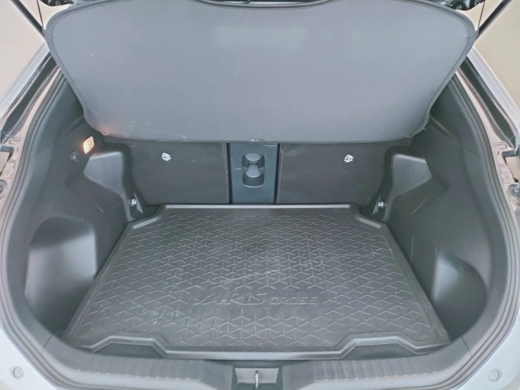 8 - Toyota Yaris Cross Yaris Cross 1.5h Adventure awd-i 116cv e-cvt