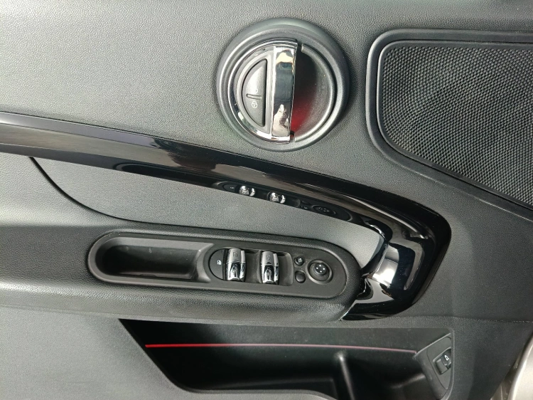 18 - MINI Countryman COOPRE SD 4LLA HIPE