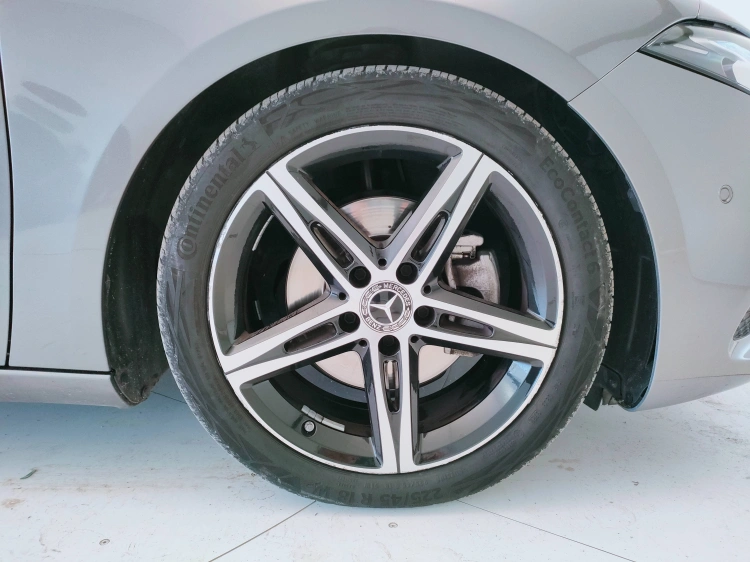 8 - Mercedes-Benz Classe A 180 d Sport auto
