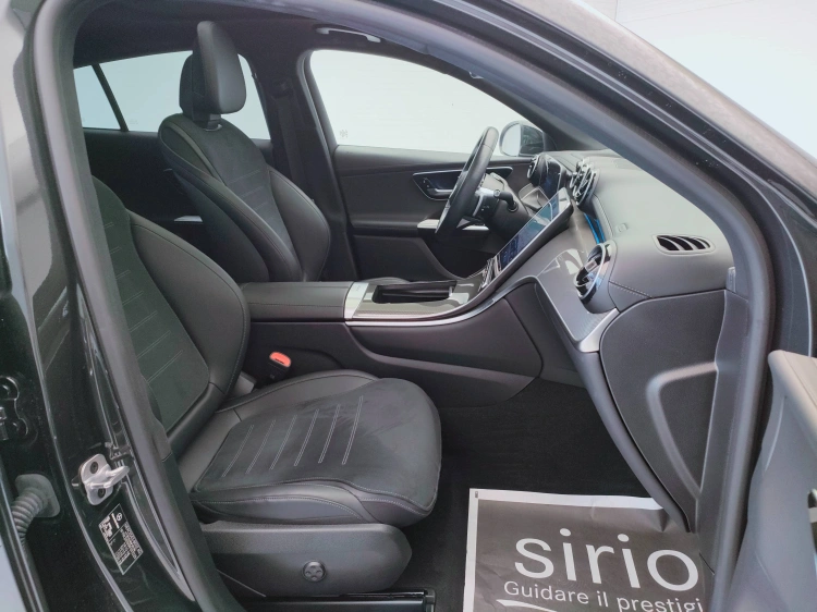 11 - Mercedes-Benz GLC 300 de phev AMG Line Premium Plus 4matic auto