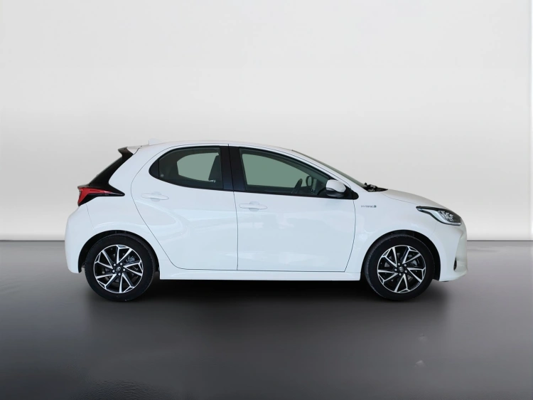 4 - Toyota Yaris Yaris 1.5h Trend