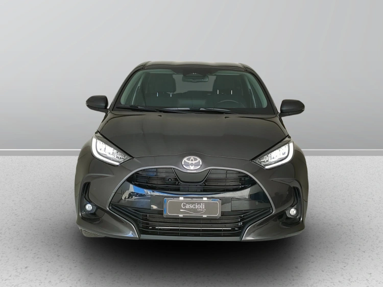 2 - Toyota Yaris Yaris 1.5h Trend