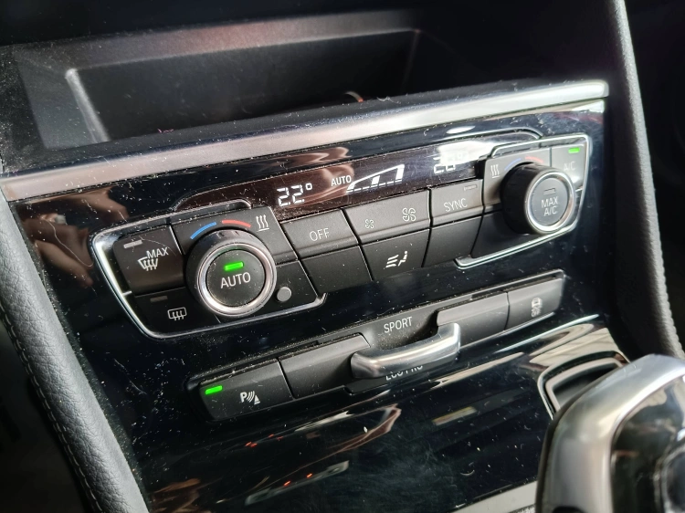 15 - BMW Serie 2 216d Active Tourer Sport auto