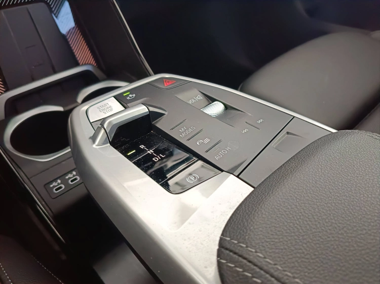 16 - BMW X1 X1 sdrive18d X-Line Edition Essence auto