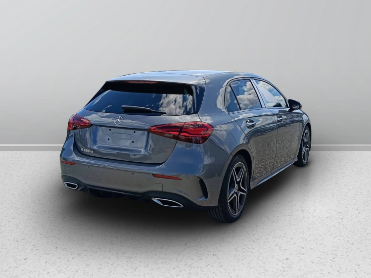 5 - Mercedes-Benz Classe A 180 d Automatic
