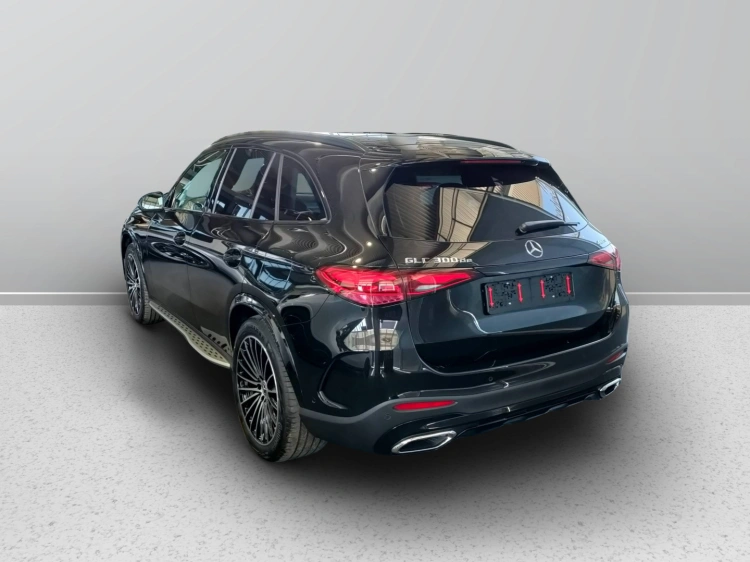 5 - Mercedes-Benz GLC 300 de 4MATIC