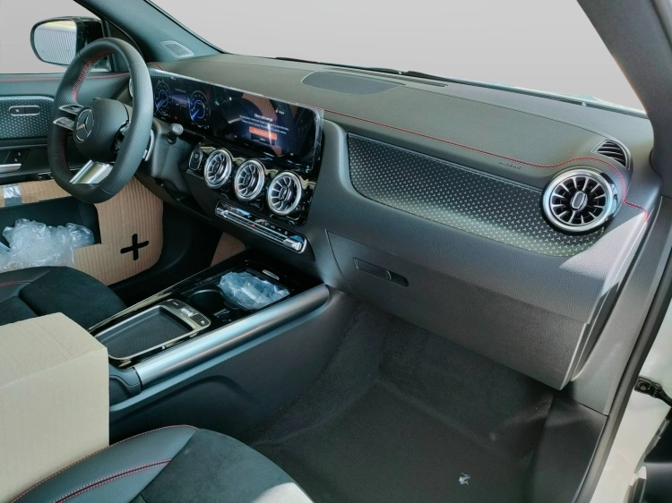 13 - Mercedes-Benz EQA 250+