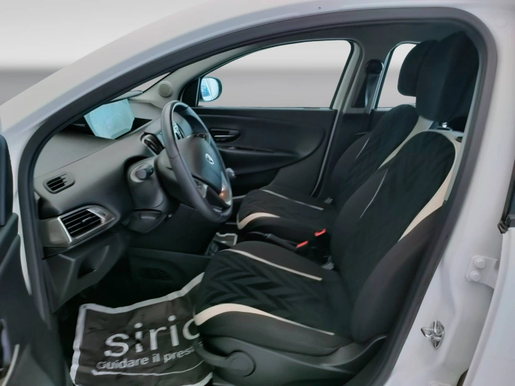 15 - Lancia Ypsilon Ypsilon 1.2 Gold 69cv