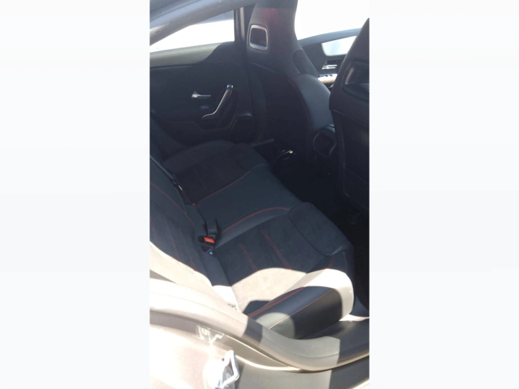 11 - Mercedes-Benz Classe A 180 d Automatic