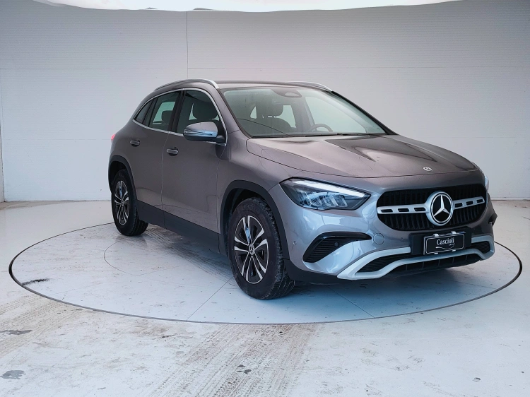 3 - Mercedes-Benz GLA 180 d Advanced auto