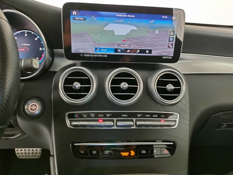 12 - Mercedes-Benz GLC 220 d Premium 4matic auto