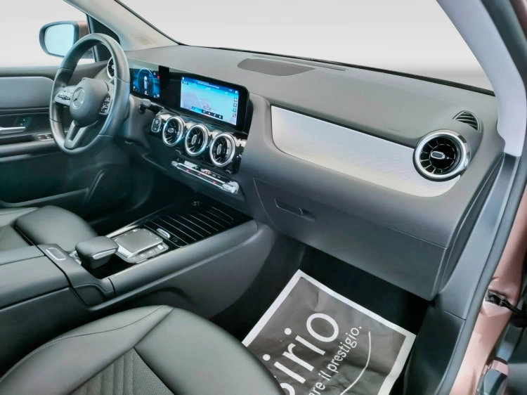 13 - Mercedes-Benz Classe B 180 d Sport auto