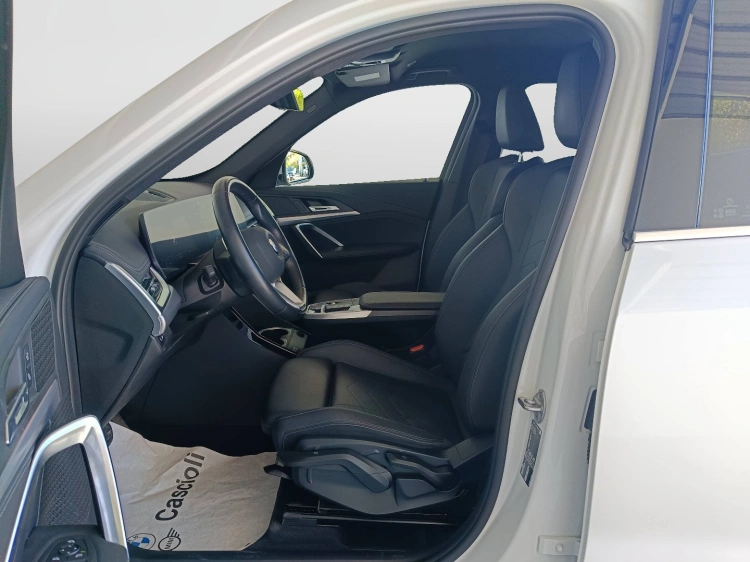8 - BMW X1 X1 sdrive18d X-Line Edition Essence auto