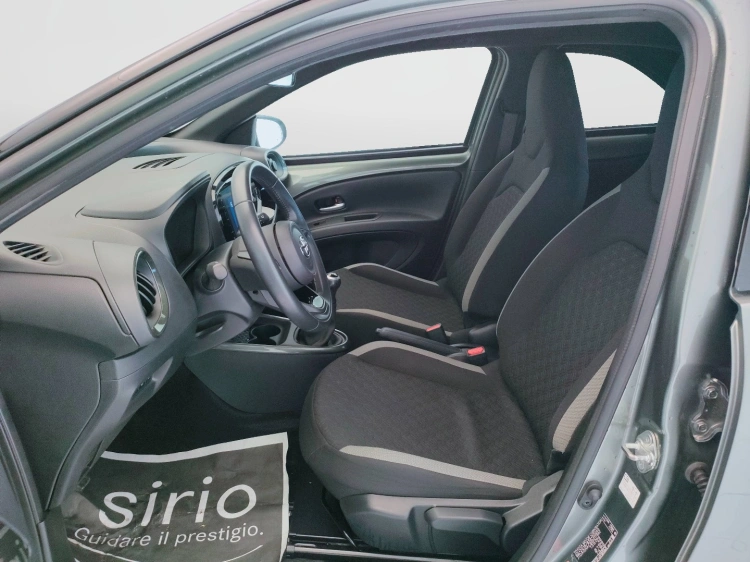 17 - Toyota Aygo X Aygo X 1.0 Trend 72cv