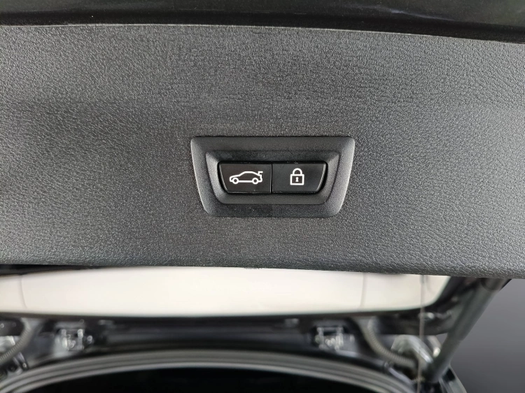 16 - BMW X1 X1 sdrive18d xLine auto