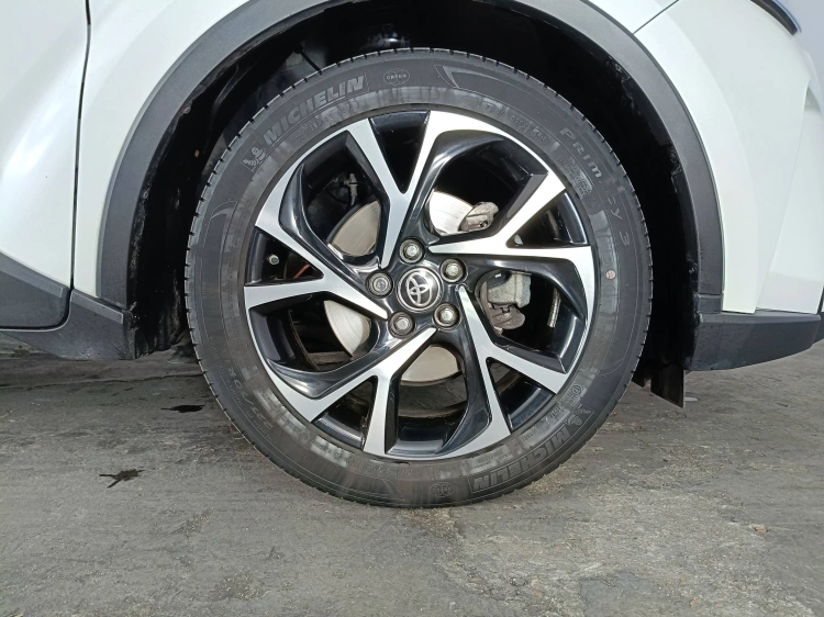15 - Toyota C-HR C-HR 2.0h Trend e-cvt
