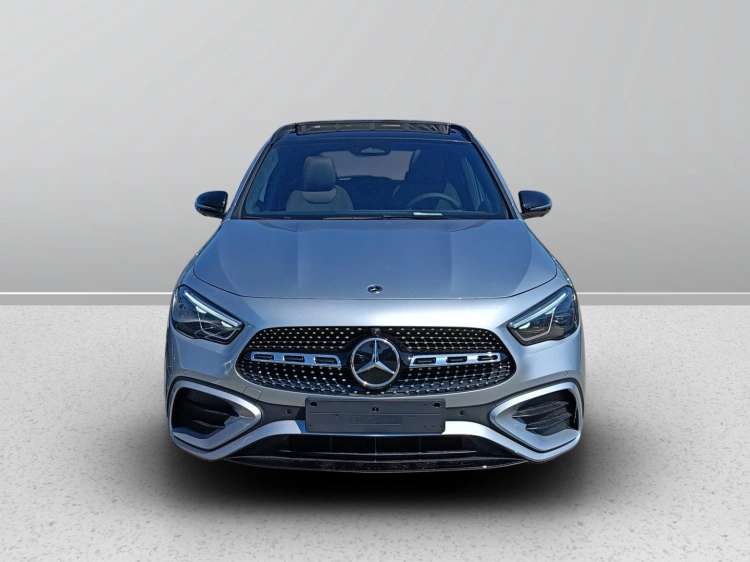 2 - Mercedes-Benz GLA 200 d automatic