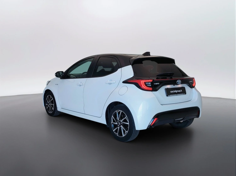 7 - Toyota Yaris Yaris 1.5h Style