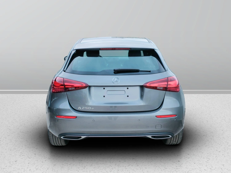 4 - Mercedes-Benz Classe A 250 e con tecnologia ibrida EQ